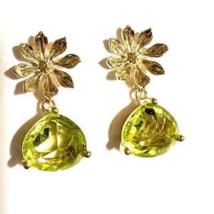 Vintage inspired flower stud earrings with beautiful green crystal charms